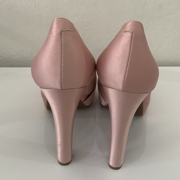 Guess Pink Satin Heels Size 9.5 - Picture 3 of 11